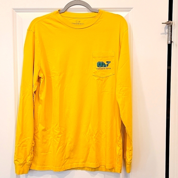 Vineyard Vines Yellow Whale Long Sleeve TEE Pocket Men's Medium Preppy - Picture 1 of 5